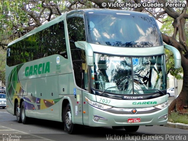Viação Garcia 7037 na cidade de Maringá, Paraná, Brasil, por Victor Hugo Guedes Pereira. Número da foto: #2174761.