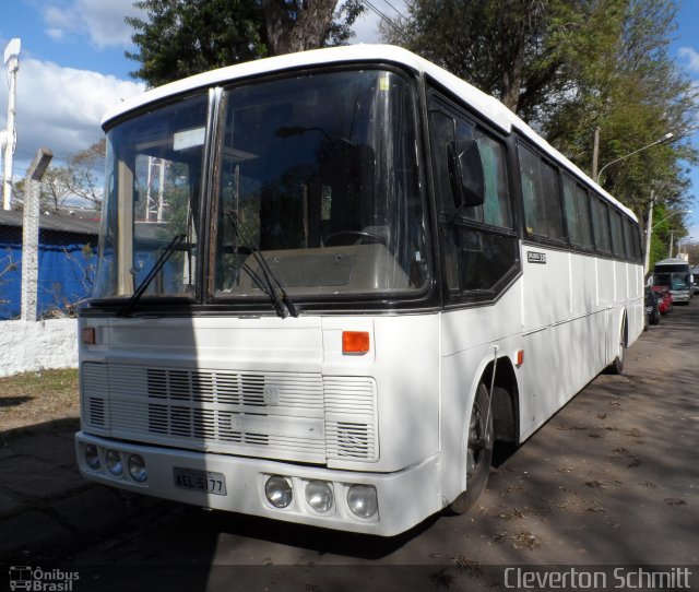 Ônibus Particulares 77 na cidade de Santa Cruz do Sul, Rio Grande do Sul, Brasil, por Cleverton Schmitt. Número da foto: #2176210.