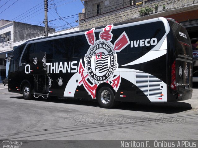 Sport Club Corinthians Paulista Mosqueteiro Iveco na cidade de São Paulo, São Paulo, Brasil, por Nerilton F.  ônibus. ID da foto: 2179911.