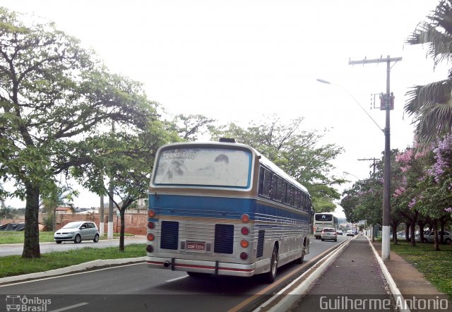 Ônibus Particulares 7374 na cidade de Araxá, Minas Gerais, Brasil, por Guilherme Antonio. Número da foto: #2185883.
