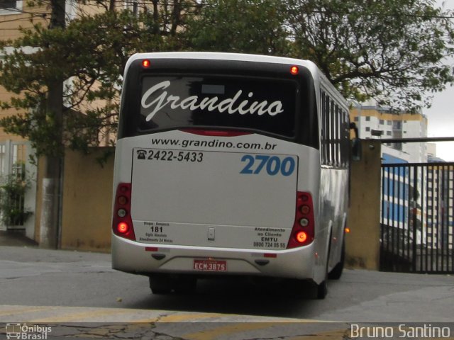 Grandino Transportes 2700 na cidade de Taboão da Serra, São Paulo, Brasil, por Bruno Santino. Número da foto: #2148882.