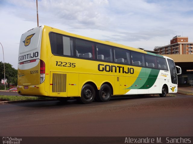 Empresa Gontijo de Transportes 12235 na cidade de Foz do Iguaçu, Paraná, Brasil, por Alexandre M.  Sanches. ID da foto: 2149273.