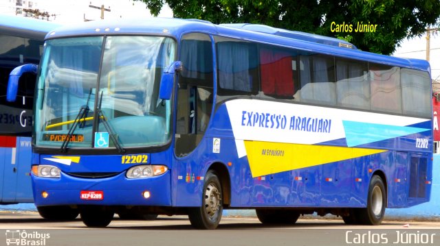 Expresso Araguari 12202 na cidade de Goiânia, Goiás, Brasil, por Carlos Júnior. ID da foto: 2187940.