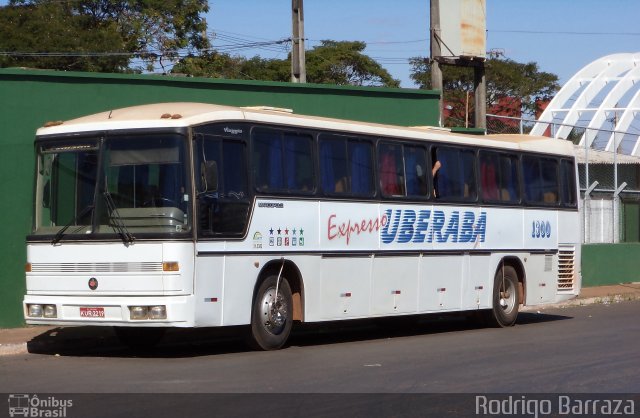 Expresso Uberaba 1900 na cidade de Belo Horizonte, Minas Gerais, Brasil, por Rodrigo Barraza. Número da foto: #2191015.