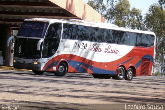 Expresso São Luiz 7030 na cidade de Cuiabá, Mato Grosso, Brasil, por [Leandro Sousa]. Número da foto: #2194425.