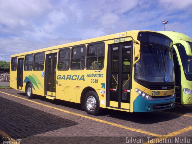 Viação Garcia 7049 na cidade de Londrina, Paraná, Brasil, por Gilvan  Tamanini Mello. ID da foto: 2202455.