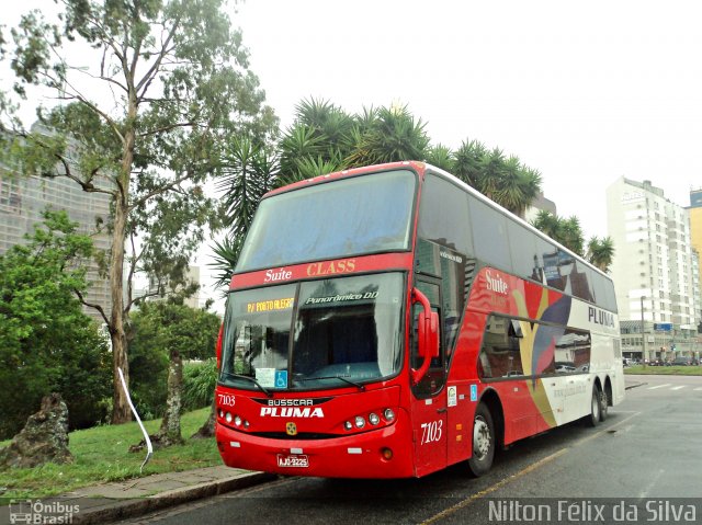 Pluma Conforto e Turismo 7103 na cidade de Curitiba, Paraná, Brasil, por Nilton Félix da Silva. Número da foto: #2204802.