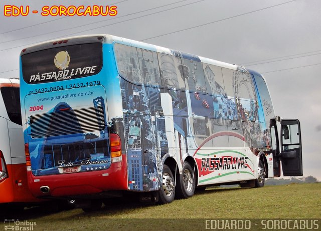 Viação Pássaro Livre 2004 na cidade de São Paulo, São Paulo, Brasil, por EDUARDO - SOROCABUS. Número da foto: #2155577.