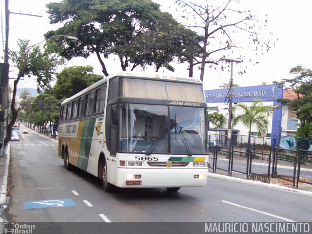 Empresa Gontijo de Transportes 5865 na cidade de Belo Horizonte, Minas Gerais, Brasil, por Maurício Nascimento. ID da foto: 2157010.