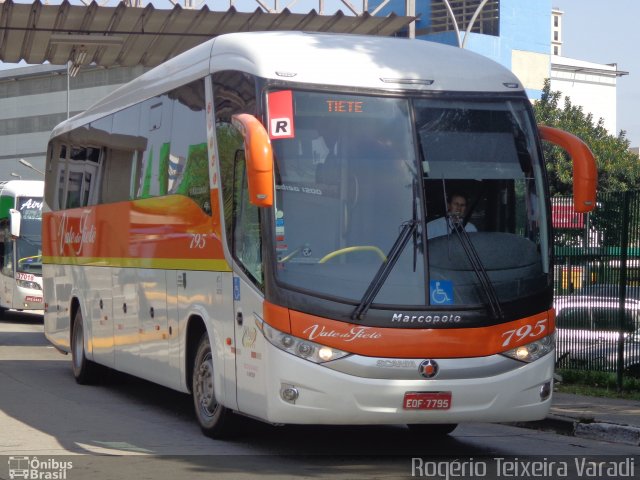 Viação Vale do Tietê 795 na cidade de São Paulo, São Paulo, Brasil, por Rogério Teixeira Varadi. Número da foto: #2159359.