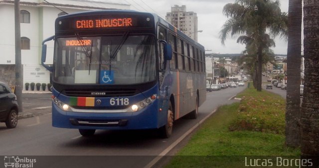 Viação Atalaia Transportes 6118 na cidade de Araxá, Minas Gerais, Brasil, por Lucas Borges . ID da foto: 2159887.