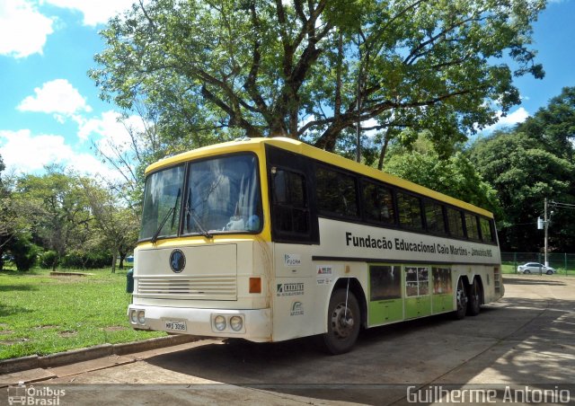 Ônibus Particulares 3098 na cidade de Araxá, Minas Gerais, Brasil, por Guilherme Antonio. ID da foto: 2163616.