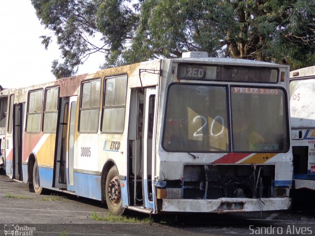 Sucata e Desmanches ETCD 30005 na cidade de Diadema, São Paulo, Brasil, por Sandro Alves. Número da foto: #2163811.