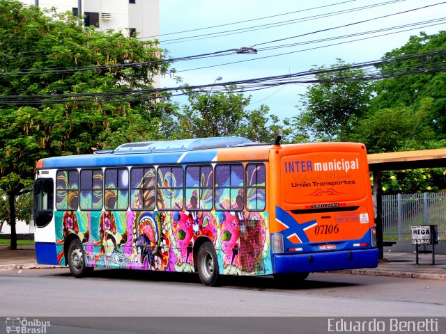 União Transportes 07106 na cidade de Cuiabá, Mato Grosso, Brasil, por Eduardo Benetti . ID da foto: 2229770.