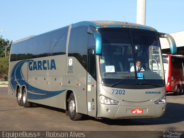 Viação Garcia 7202 na cidade de Paranavaí, Paraná, Brasil, por Robson Alves. ID da foto: 2238214.