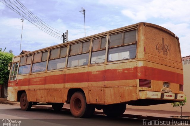 Ônibus Particulares 7228 na cidade de Palmital, São Paulo, Brasil, por Francisco Ivano. ID da foto: 2236568.