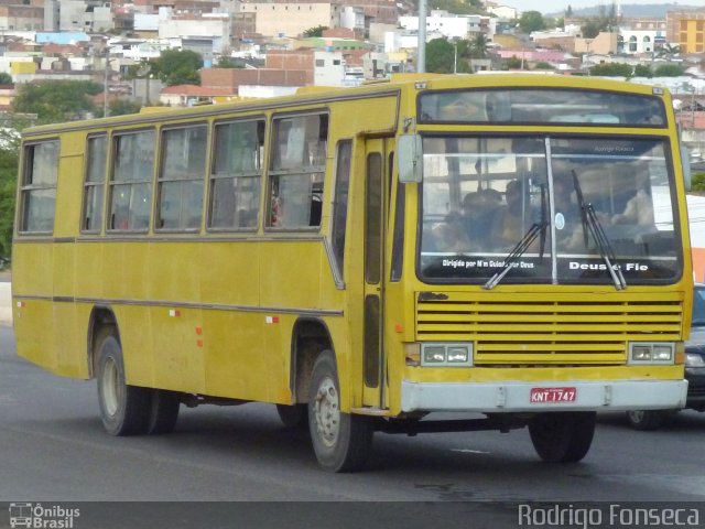 Ônibus Particulares 1747 na cidade de Caruaru, Pernambuco, Brasil, por Rodrigo Fonseca. Número da foto: #2239929.