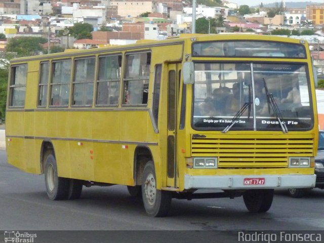 Ônibus Particulares 1747 na cidade de Caruaru, Pernambuco, Brasil, por Rodrigo Fonseca. ID da foto: 2239929.