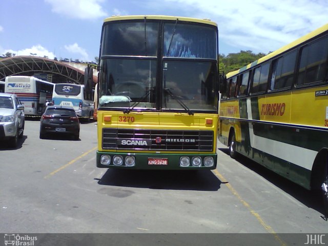 Valdani Turismo 3270 na cidade de Aparecida, São Paulo, Brasil, por Thais Muller. ID da foto: 2243022.