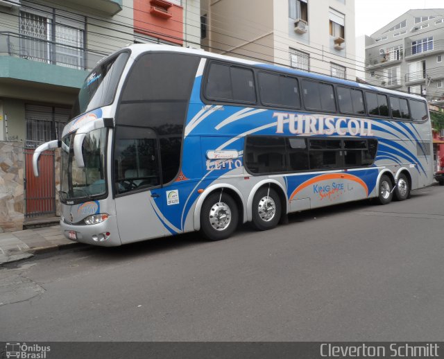 Turiscoll - Turismo Collet Ltda. 27000 na cidade de Santa Maria, Rio Grande do Sul, Brasil, por Cleverton Schmitt. Número da foto: #2244984.