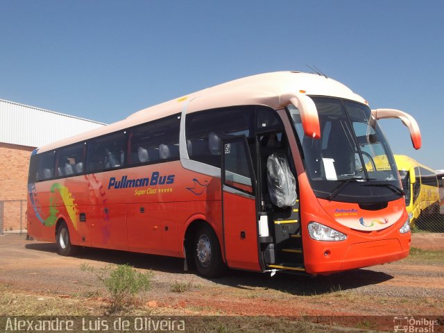 Pullman Bus S/N na cidade de Botucatu, São Paulo, Brasil, por Alexandre  Luis de Oliveira. Número da foto: #2213832.
