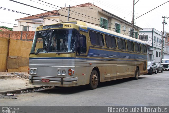 Ônibus Particulares 7419 na cidade de São Paulo, São Paulo, Brasil, por Ricardo Luiz. Número da foto: #2254628.
