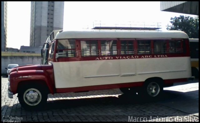 Auto Viação ABC 1956 na cidade de São Bernardo do Campo, São Paulo, Brasil, por Marco Antonio da Silva. Número da foto: #2259167.