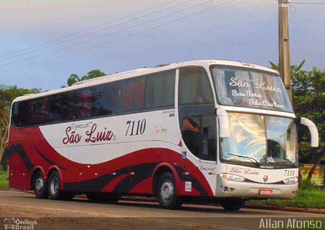 Expresso São Luiz 7110 na cidade de São Luís de Montes Belos, Goiás, Brasil, por Allan Afonso. ID da foto: 2261450.