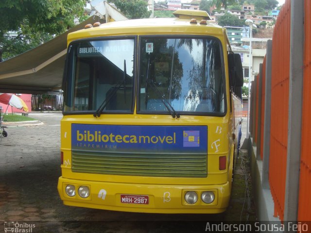 Viação Itapemirim Biblioteca Móvel na cidade de Cachoeiro de Itapemirim, Espírito Santo, Brasil, por Anderson Sousa Feijó. ID da foto: 2261063.