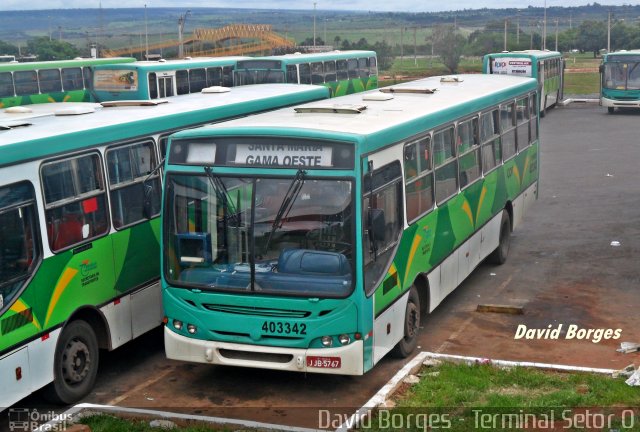 Viação Pioneira 403342 na cidade de Ceilândia, Distrito Federal, Brasil, por David Borges. Número da foto: #2267995.