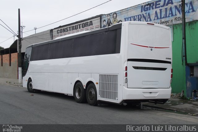 Ônibus Particulares  na cidade de Guarujá, São Paulo, Brasil, por Ricardo Luiz. Número da foto: #2269826.