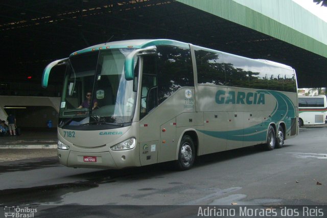 Viação Garcia 7182 na cidade de Bauru, São Paulo, Brasil, por Adriano Moraes dos Reis. Número da foto: #2219503.