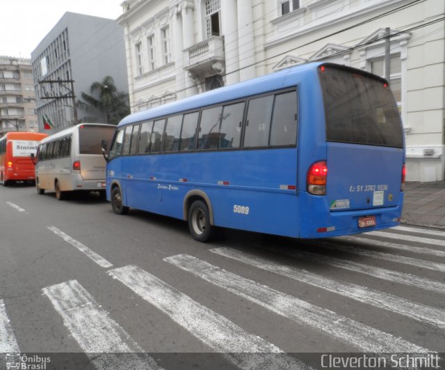 Turismo Freitas 01 na cidade de Santa Maria, Rio Grande do Sul, Brasil, por Cleverton Schmitt. Número da foto: #2219814.