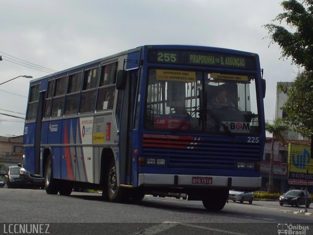 Expresso SBC 225 na cidade de São Bernardo do Campo, São Paulo, Brasil, por Luis Nunez. Número da foto: #2224758.