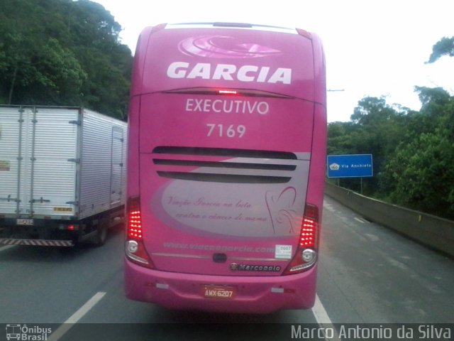 Viação Garcia 7169 na cidade de Cubatão, São Paulo, Brasil, por Marco Antonio da Silva. Número da foto: #2223815.
