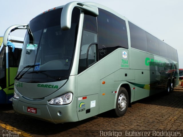 Viação Garcia 7044 na cidade de Londrina, Paraná, Brasil, por Rodrigo  Gutierrez Rodrigues. Número da foto: #1597164.
