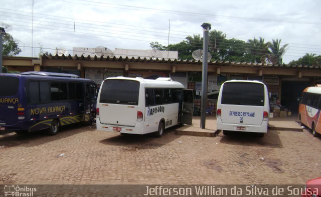 Ônibus Particulares  na cidade de Peritoró, Maranhão, Brasil, por Jefferson Willian da Silva de Sousa. Número da foto: #1597151.