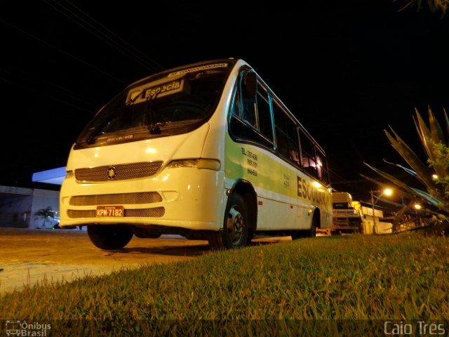 Escolares 7182 na cidade de São Mateus, Espírito Santo, Brasil, por Caio Trés. Número da foto: #1596817.