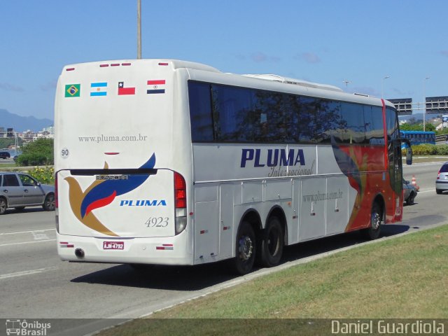 Pluma Conforto e Turismo 4923 na cidade de Florianópolis, Santa Catarina, Brasil, por Daniel Guardiola. Número da foto: #1599841.