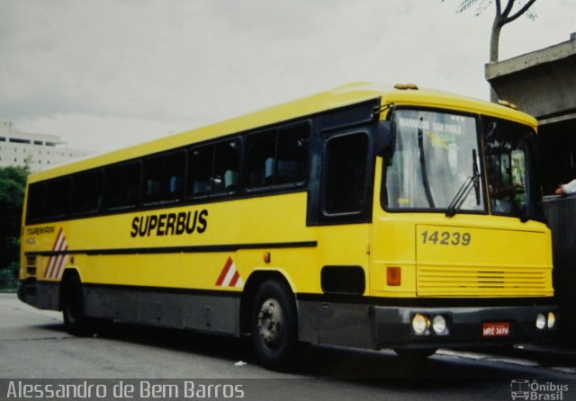 Viação Itapemirim 14239 na cidade de São Paulo, São Paulo, Brasil, por Alessandro de Bem Barros. Número da foto: #1599990.