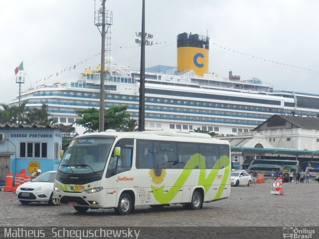 Sunflower Turismo 7107 na cidade de Santos, São Paulo, Brasil, por Matheus  Scheguschewsky. Número da foto: #1607816.