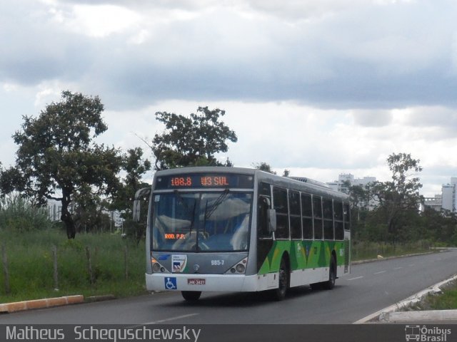 TCB - Sociedade de Transportes Coletivos de Brasília 985-7 na cidade de Brasília, Distrito Federal, Brasil, por Matheus  Scheguschewsky. Número da foto: #1607806.