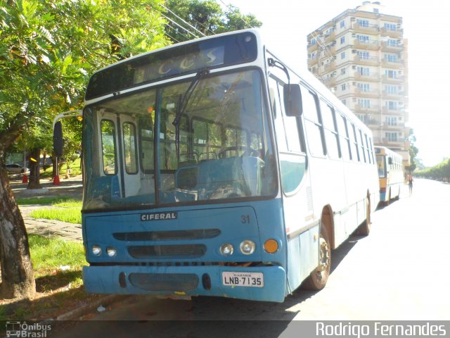 Ônibus Particulares LNB7135 na cidade de Além Paraíba, Minas Gerais, Brasil, por Rodrigo Fernades. ID da foto: 1612767.