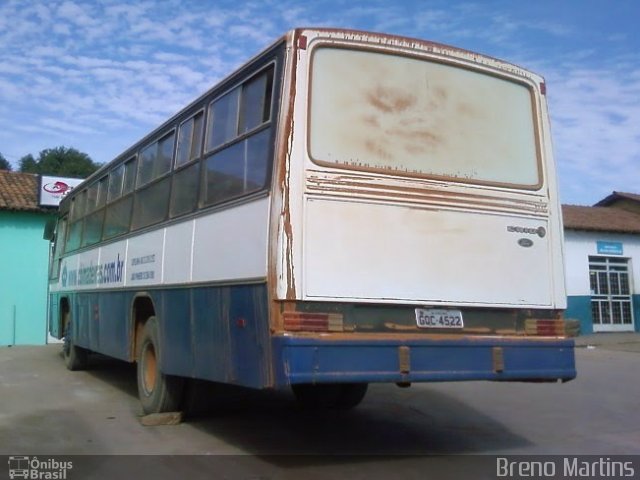 Ônibus Particulares GQC4522 na cidade de Capelinha, Minas Gerais, Brasil, por Breno Martins. Número da foto: #1617436.