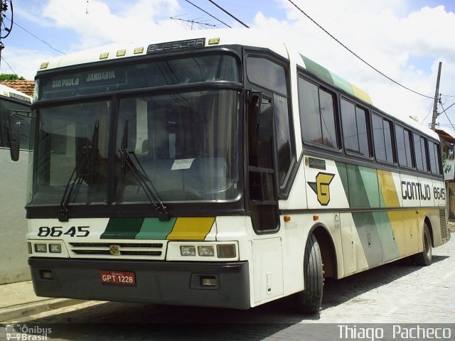 Empresa Gontijo de Transportes 8645 na cidade de Januária, Minas Gerais, Brasil, por Thiago  Pacheco. ID da foto: 1579671.