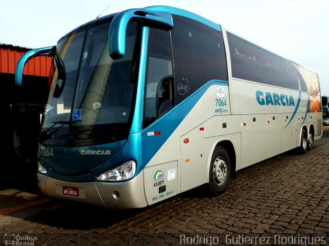 Viação Garcia 7064 na cidade de Londrina, Paraná, Brasil, por Rodrigo  Gutierrez Rodrigues. Número da foto: #1625596.