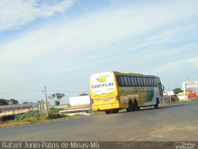 Empresa Gontijo de Transportes 15195 na cidade de Patos de Minas, Minas Gerais, Brasil, por RAFAEL  JUNIO FONSECA. ID da foto: 1632809.