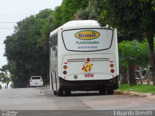Ônibus Particulares 3671 na cidade de Campo Verde, Mato Grosso, Brasil, por Eduardo Benetti . Número da foto: #1637837.