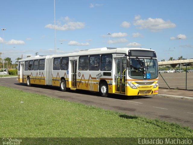 Companhia Carris Porto-Alegrense 0816 na cidade de Porto Alegre, Rio Grande do Sul, Brasil, por Eduardo Machado. Número da foto: #1638738.