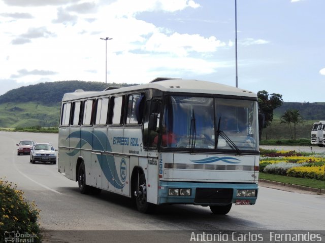 Expresso Azul 1200 na cidade de João Monlevade, Minas Gerais, Brasil, por Antonio Carlos Fernandes. Número da foto: #1637704.